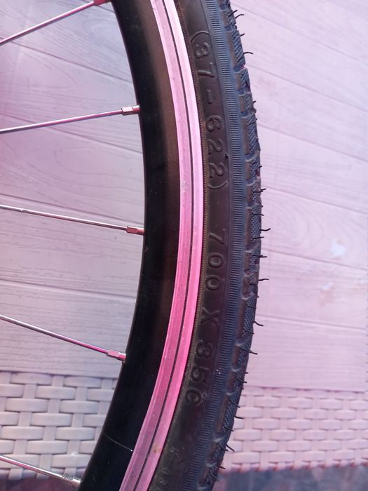 Vând două roți bicicletă pe 28 inch!