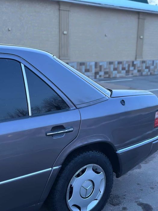 Мерседес мерс 124