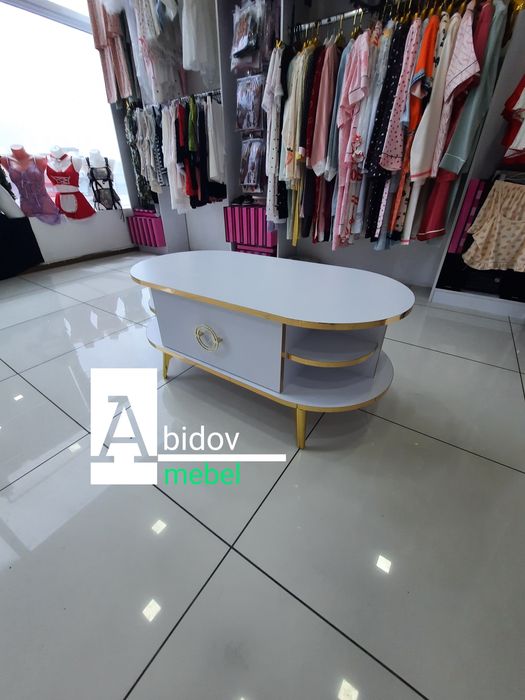 Журнальный чайный столик в стиле неоклассика. Есть в наличии.