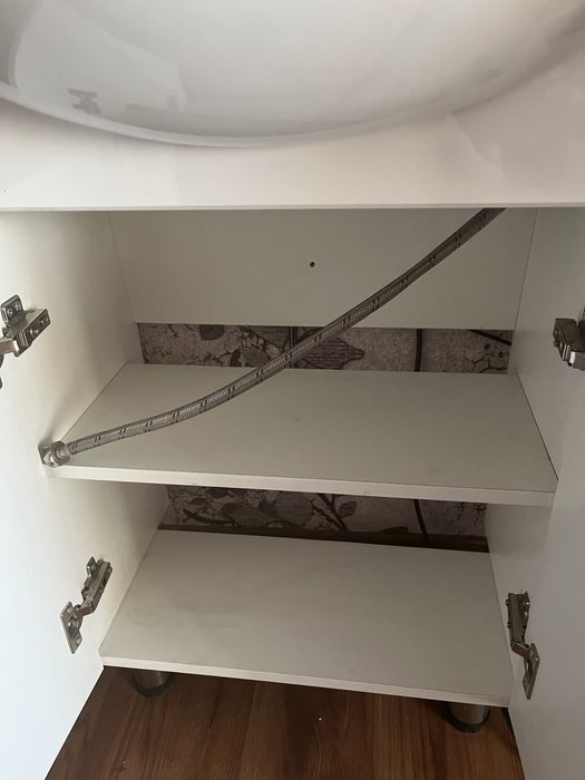 Тумбочка с умывальником