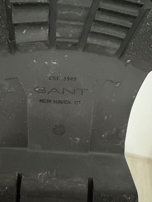 Боти на GANT като нови