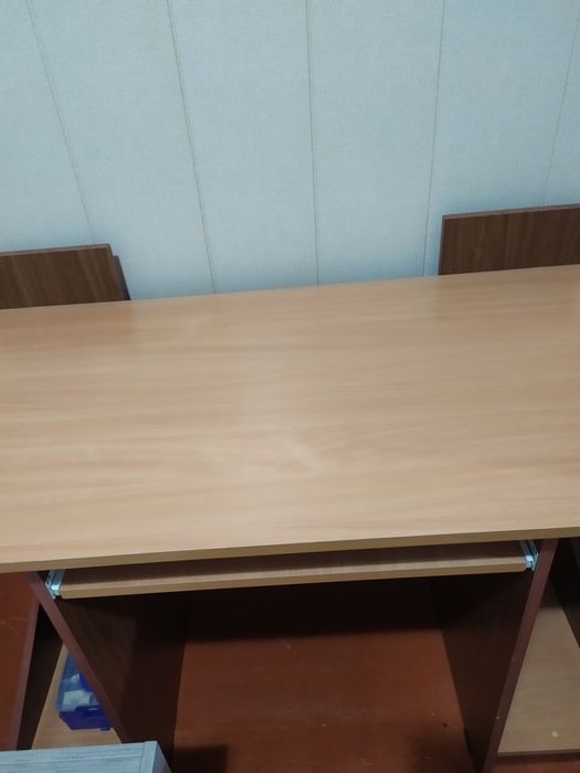 Компьютерный стол.