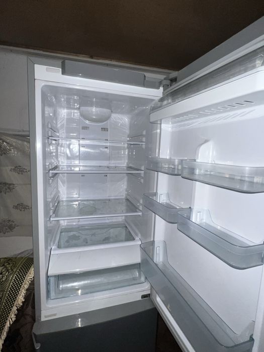 Стиральная машина и холодильник