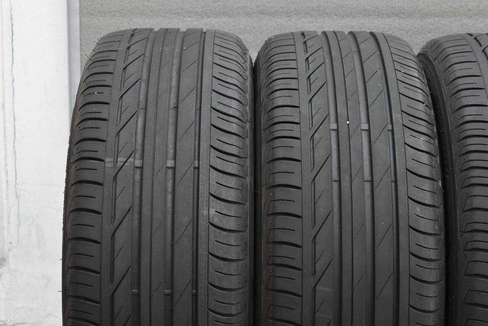 Гуми 225/55/17 Bridgestone