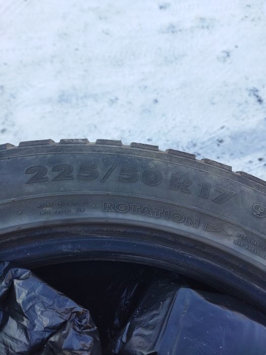 Нокиан 225/50/17 зимние