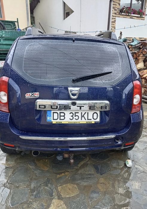 Vând Dacia Duster, an fabricație 2013, echipată cu renumitul motor 1.5 dCi (Diesel). Este mașina ideală pentru drumurile din România