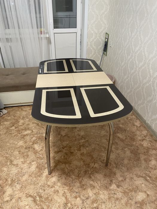 Продам стол, жалко выкидывать
