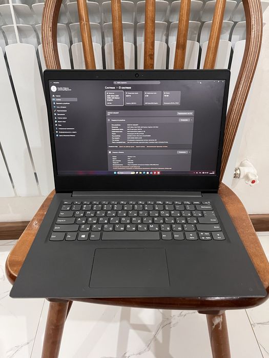Продаеться Ноутбук Lenovo