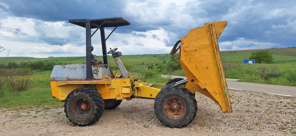 Vand/Inchiriez dumper benford 6t