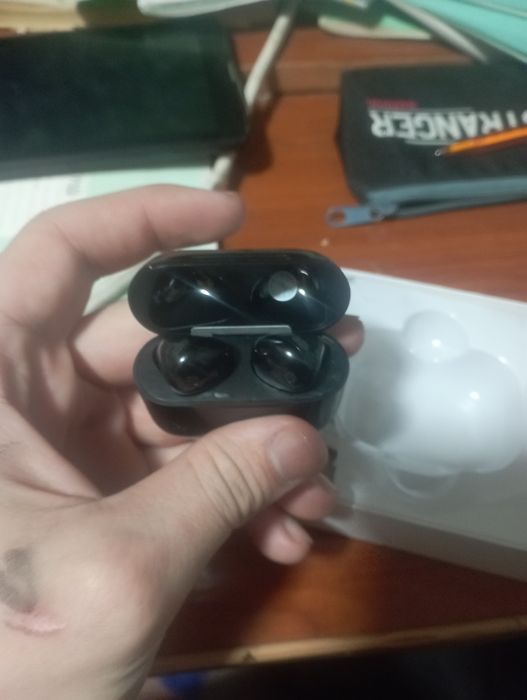 Наушки новые продам