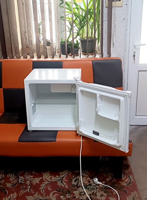 Продам мини холодильник в идеальном состоянии