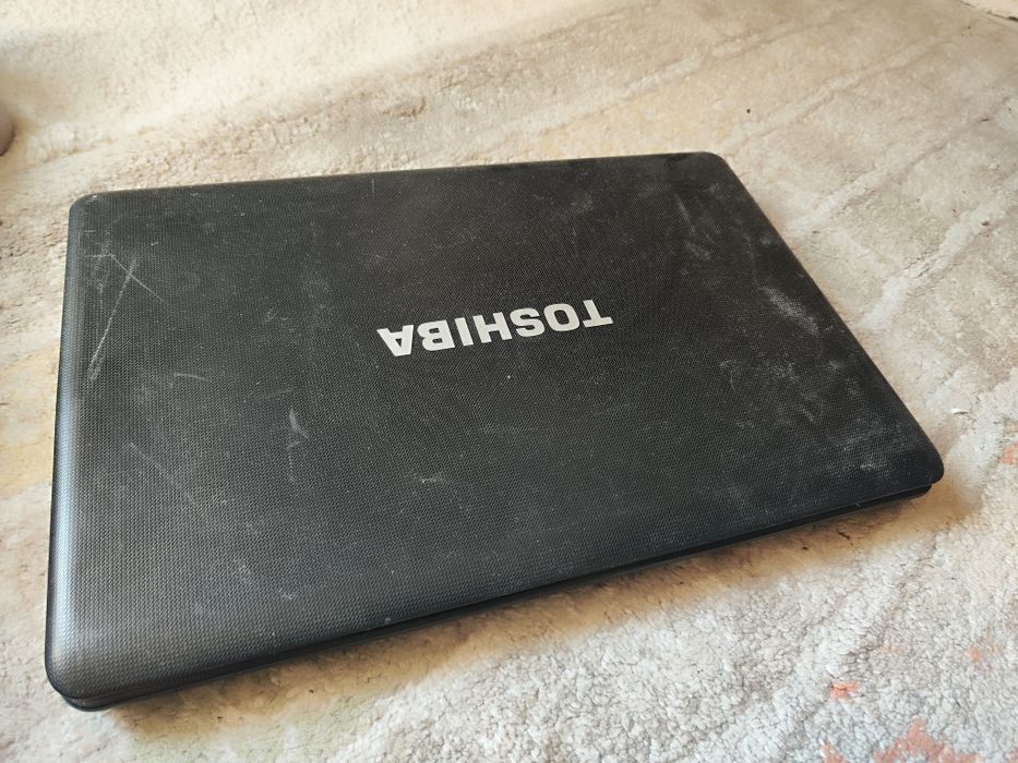 Около 50 лаптопа за части