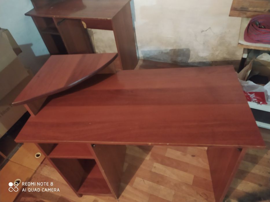 Продам стол в хорошем состояние