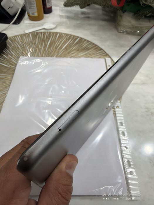 Продам б/у Айпад