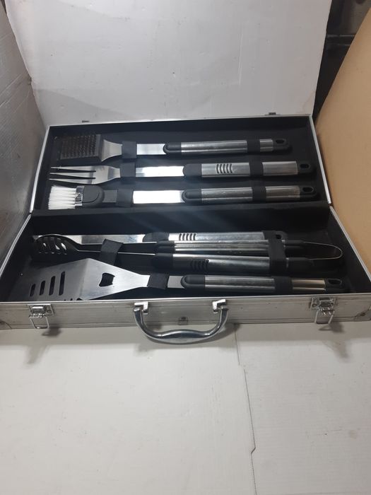 Ustensile pentruu gratar