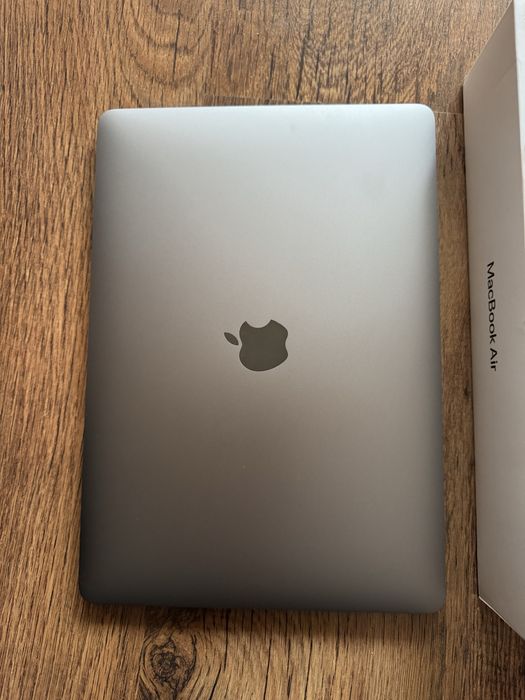 Macbook Air 256 GB M1 chip
