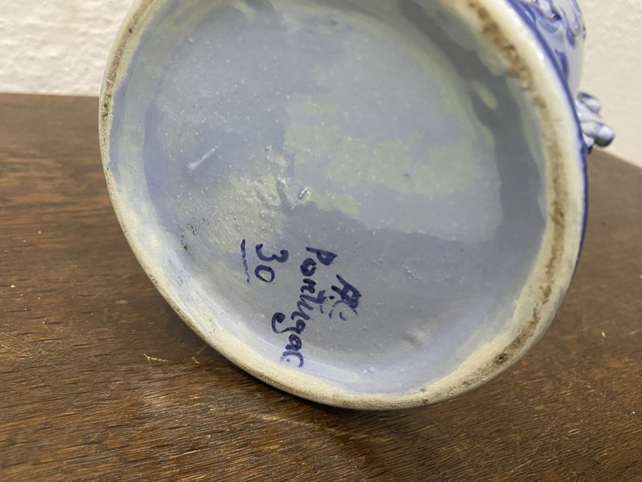 Португалска ваза с маркировка в кобалтово синьо