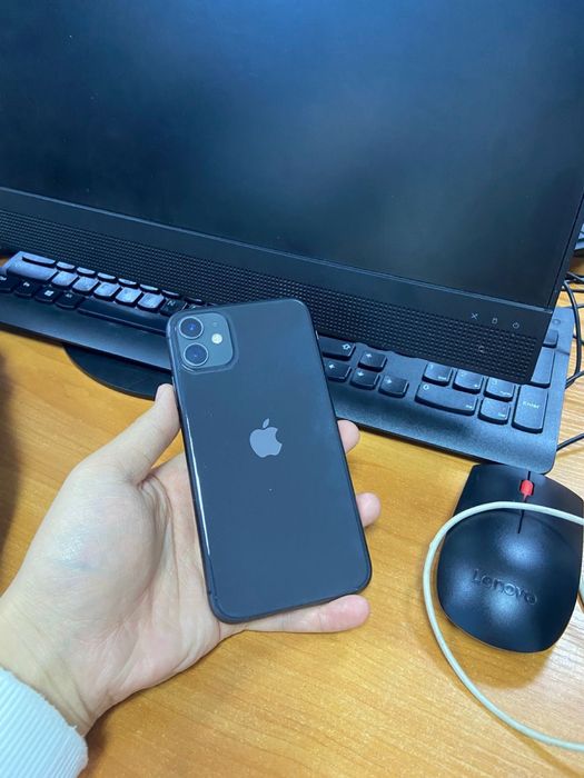 Айфон 11 без минусав срочно продаю