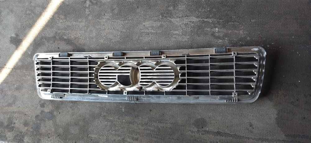 Продам решетка радиатора ауди