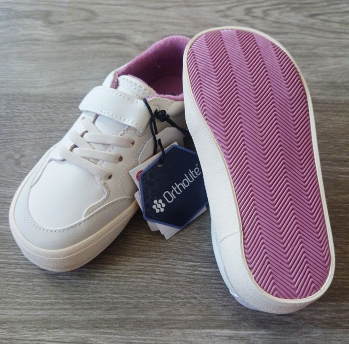 Нови детски боси обувки