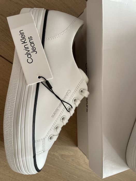 Calvin Klein естествена кожа 38/39номер