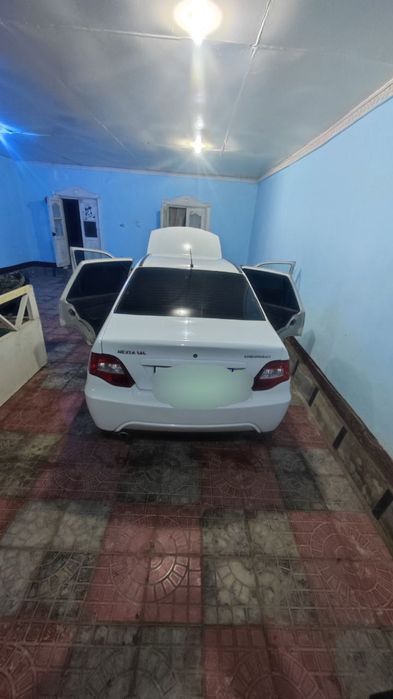 NEXIA 2  avtomobili sotiladi.