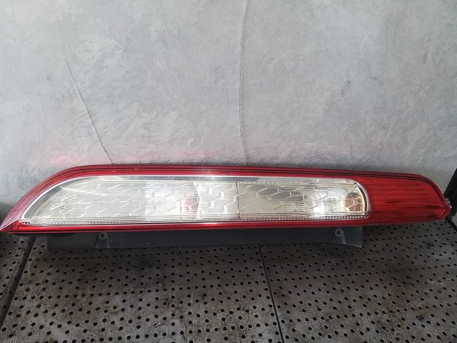 Stop tripla lampa stanga ford focus 2 facelift 8m5113405a