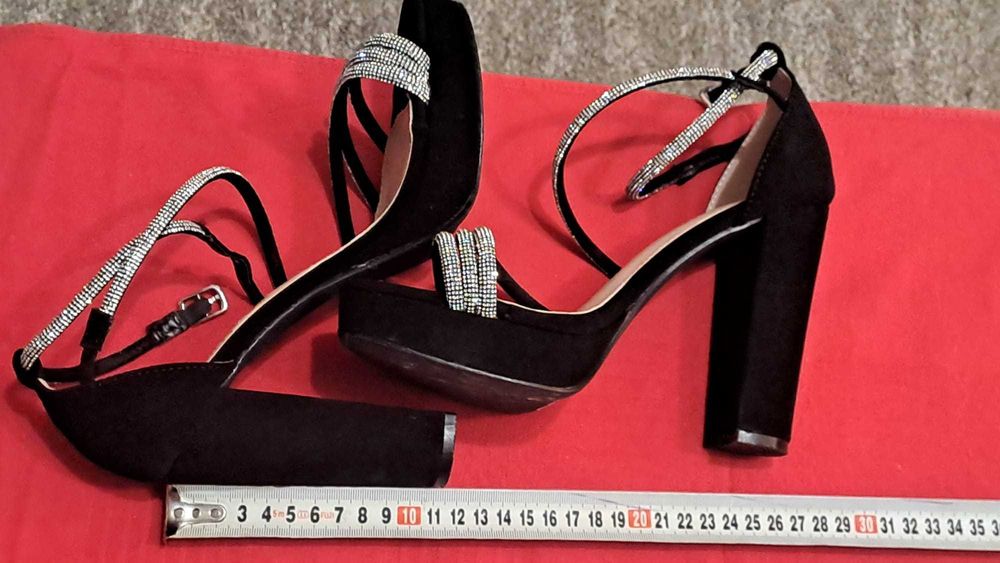 Set elegant pentru ocazii speciale