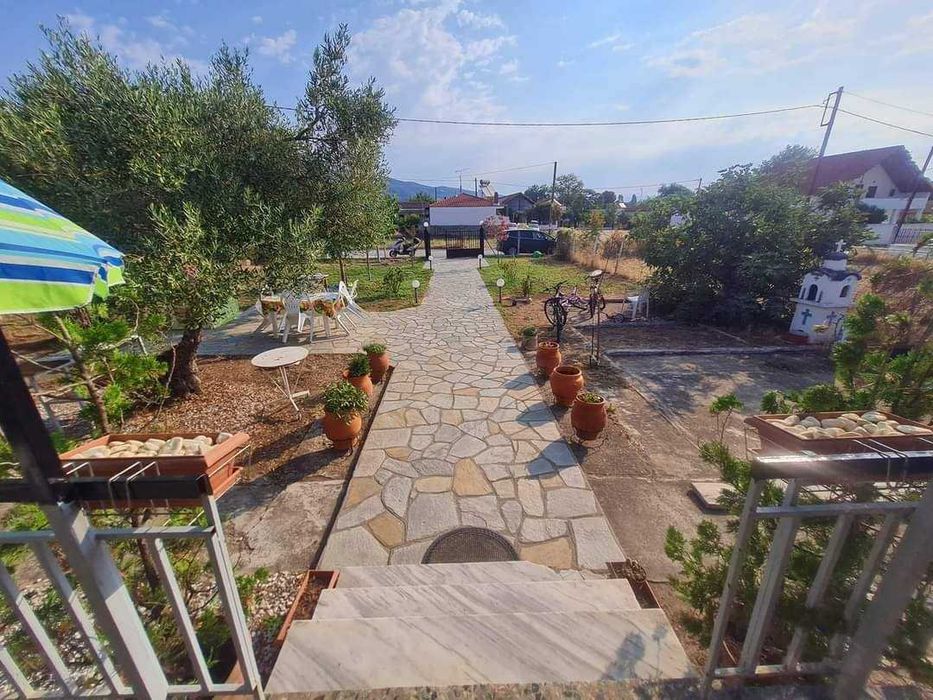 Продава къща 45м2 и двор 250м2 в Аспровалта, Гърция