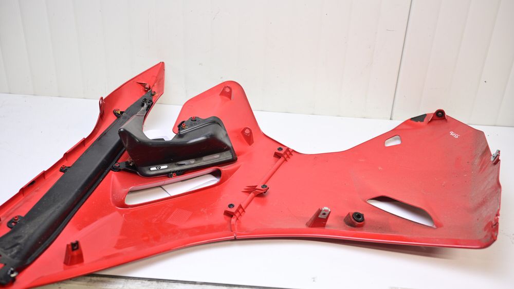 Carena Lateral Dreapta Inferioara Si Superioara Ducati Supersport 950