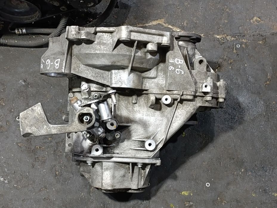 КПП на Фольксваген Пассат В6 1.6л из Германии