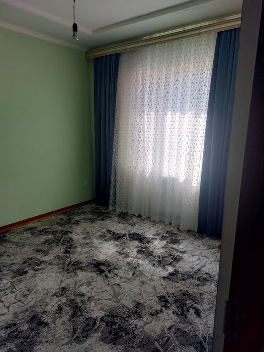 Урганч шахар марказида Вокзал ёнида квартира ижарага бераман