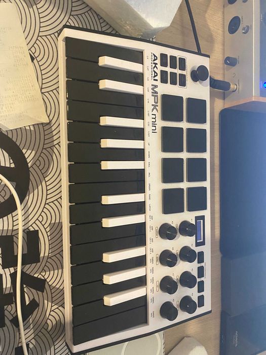 Midi клавиатура AKAI MPK MINI