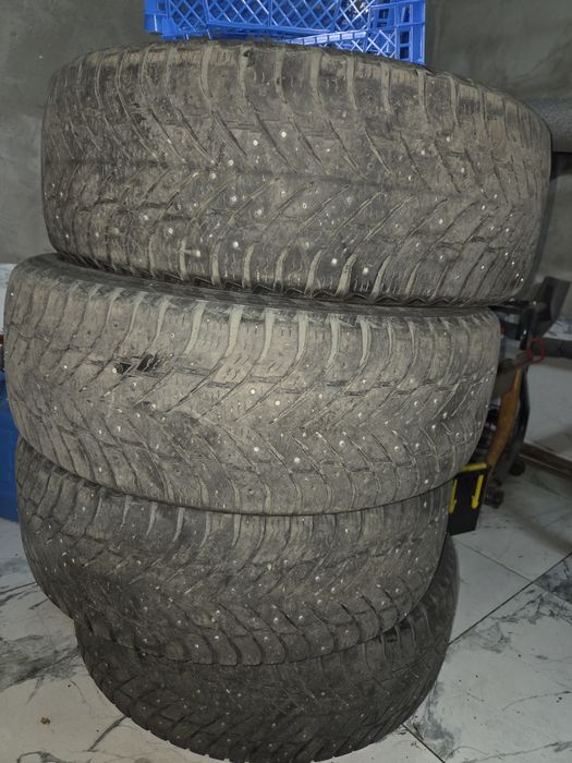 Зимние шины 235/55/19