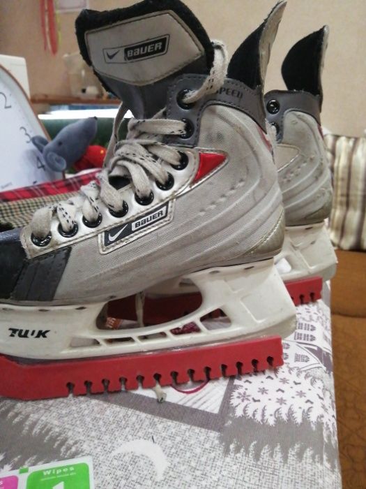 Продаю коньки хоккейные