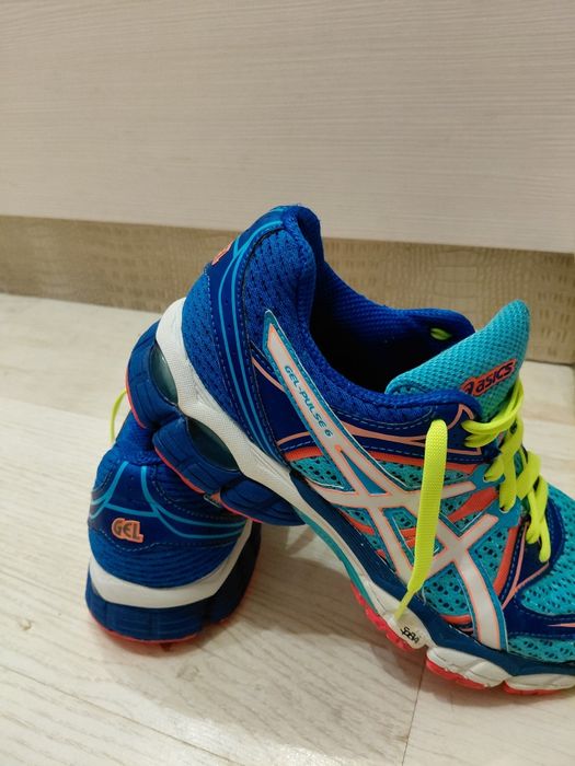 Asics дамски маратонки