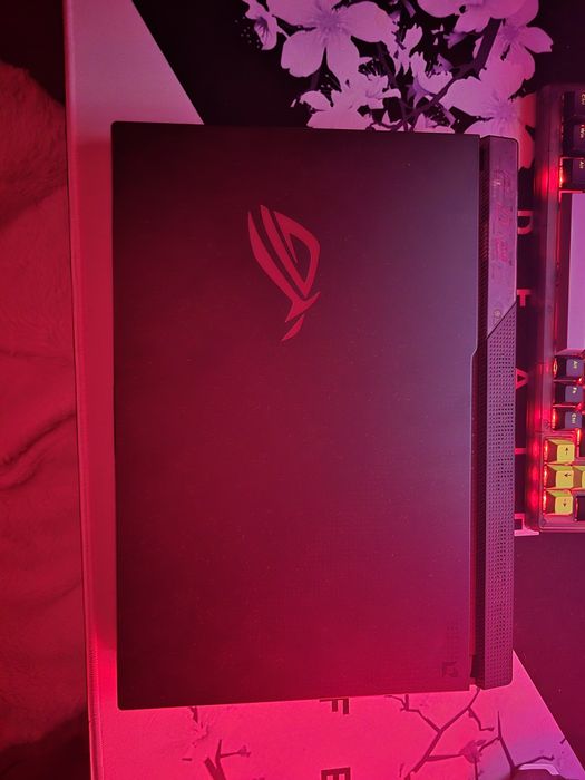 Игровой ноутбук  Asus rog strix
