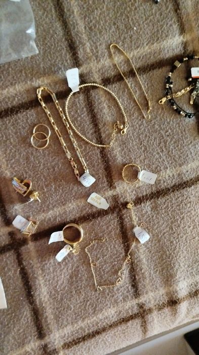 Vând aur  350 gramul