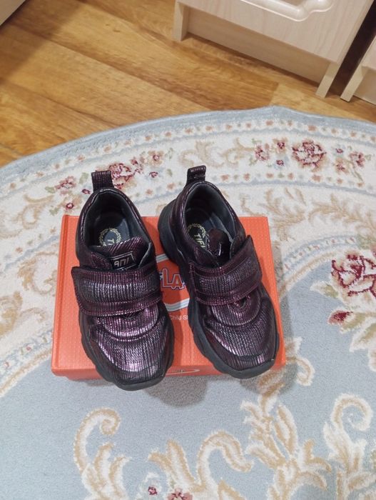 Кроссовка для девочки