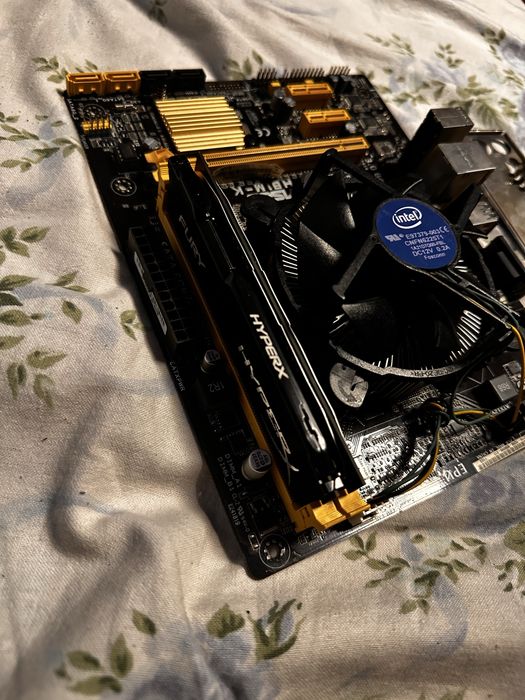 Vand gtx 960super+ placa de baza cu i5 4760s 8gb ram