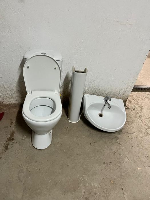 Продам унитаз и раковину