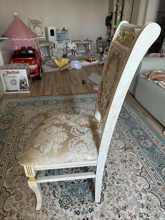 Продам комплект стульев — 8 шт