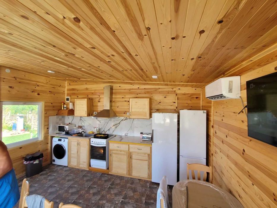 Новопостроена къща за гости в Езерец