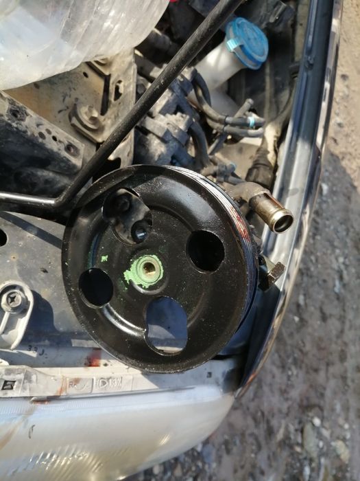 Pompa servo de Suzuki grand vitara anul 2001