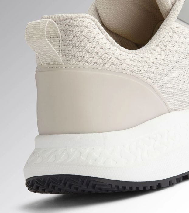 Diadora incaltaminte, adidași