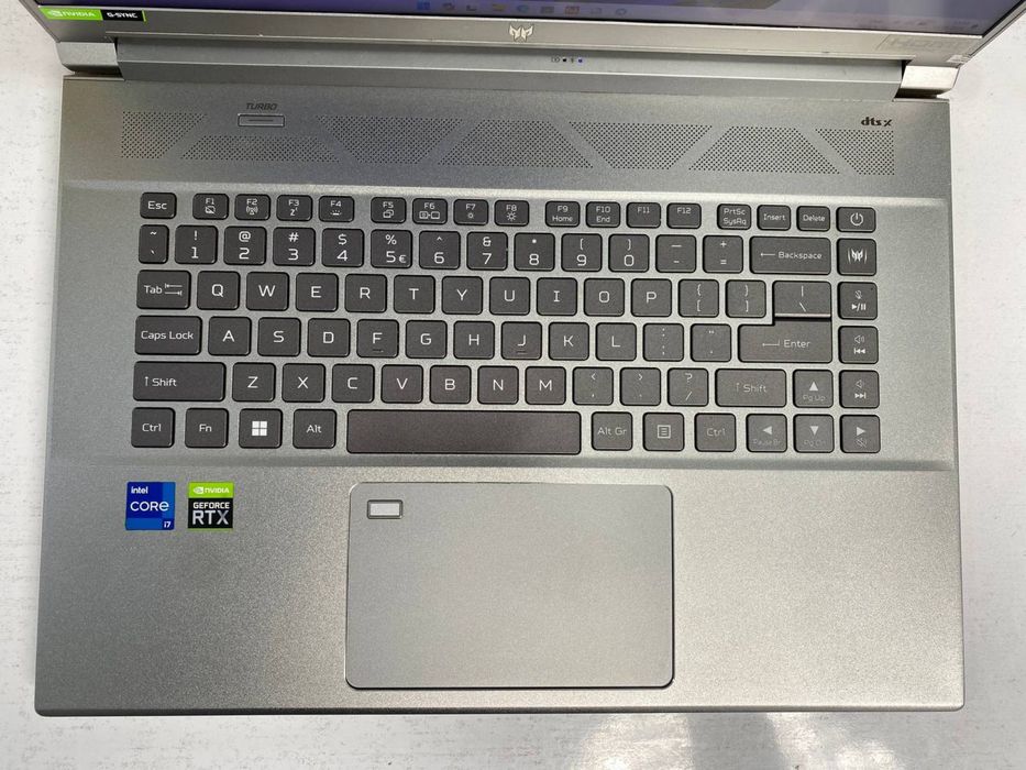 Acer predator monistir core i7 rtx