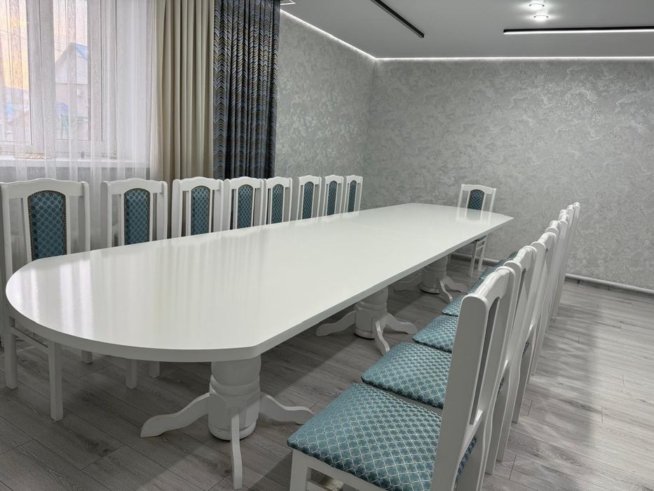 Продам большой стол гостиный