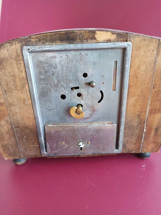 Стар Швейцарски часовник Касичка! Работи!!