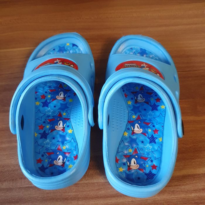 Кроксове с анимационен герой Sonic