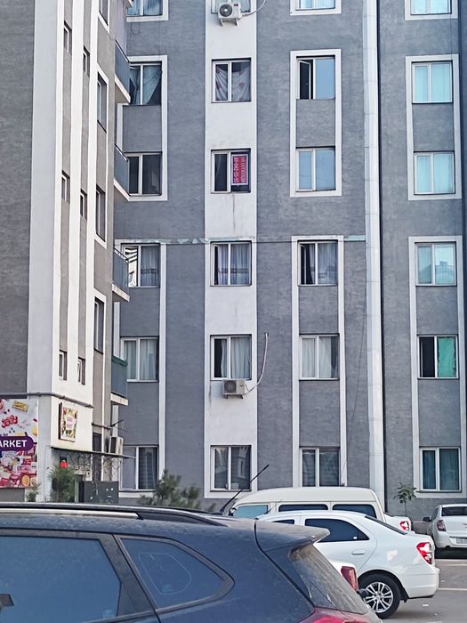 Срочна 3 хонали уй сотилади. Нурафшонда янги қурилган домда 4 этажда.